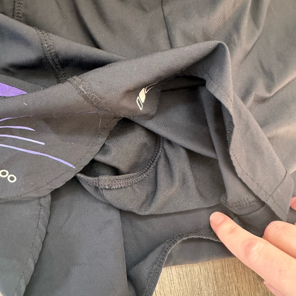 Pearl Izumi Women's Athletic Shorts in Black and Purple - Picture 4 of 4